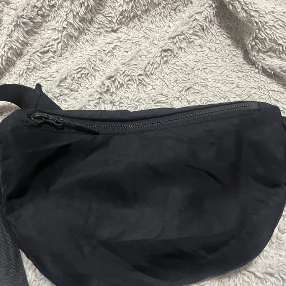 Lululemon Crossbody Bag - Picture 2 of 5
